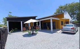 Kitnet 1 privado com piscina em Pontal do Sul